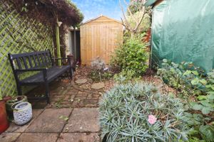 HIGH STREET- click for photo gallery